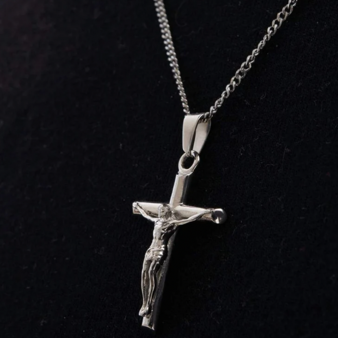 Crucifix Pendant Necklace (Silver)